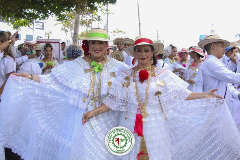 Desfile de la Pollera Blanca 2024 - Feria Internacional de David