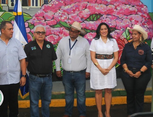El Salvador y David sellan su hermandad con la inauguración del mural “Vínculos de Identidad” en la Feria Internacional de David